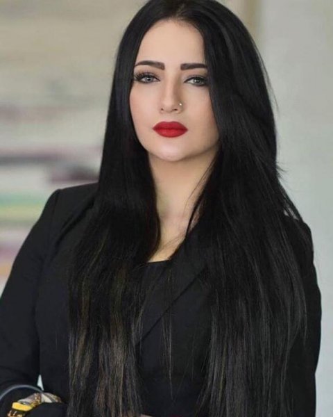 فنانة شابة ابهرت العالم بصوتها , صور لمنال موسى