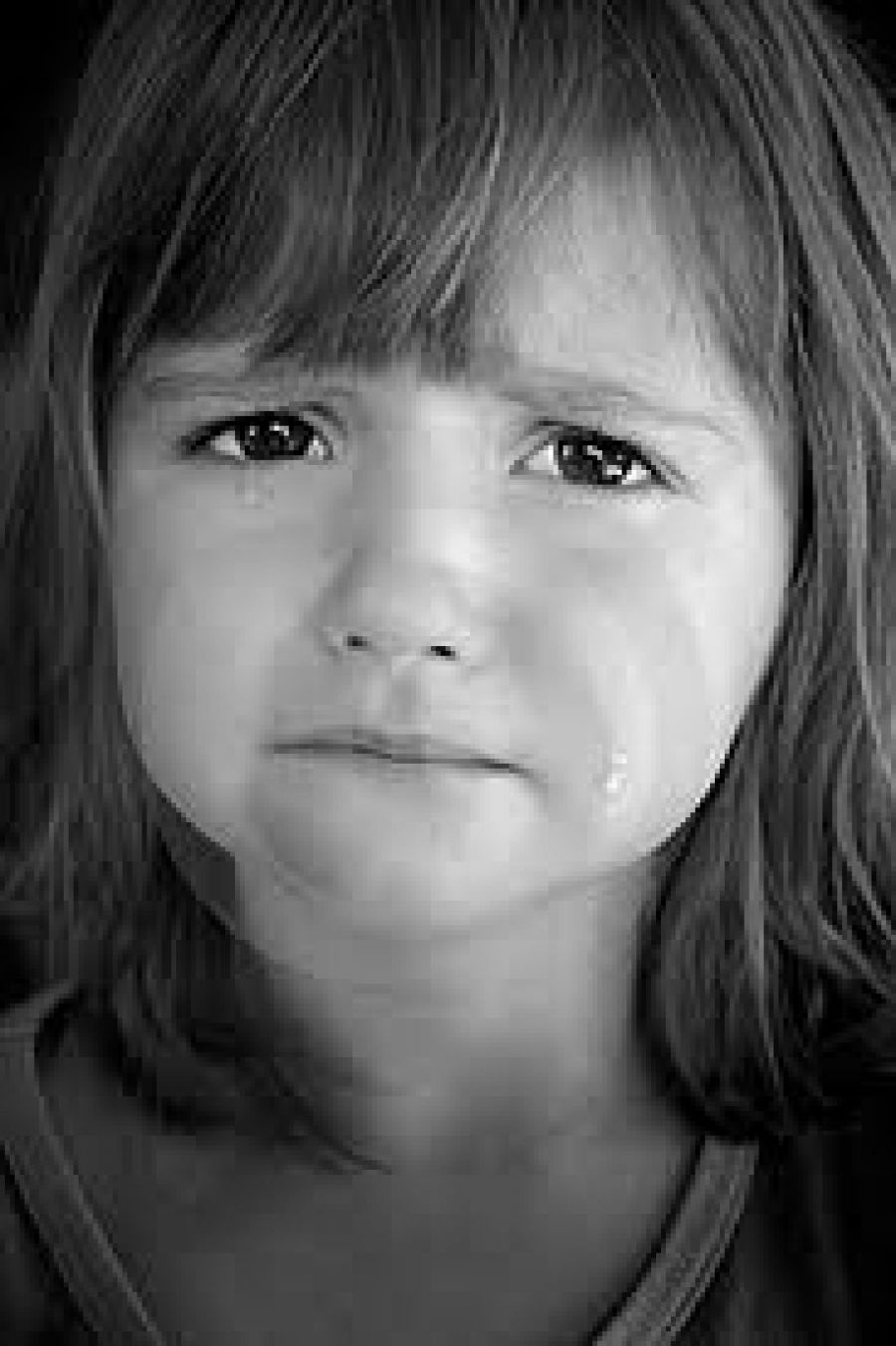 صور اطفال حزينه رمزيات لصغار حزينين بنات كول